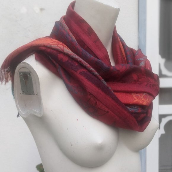 Scarf, Shawl or Pashmina - Picture 6 of 13